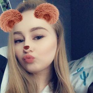 Meet your Posher, Alyssa